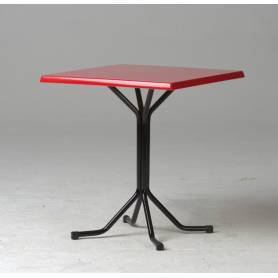 Table Bistro 60 cm  x 60 cm  - rouge - plateau en plastique avec socle en acier peinture. 